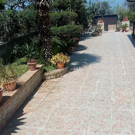 Monolocale Con Giardino